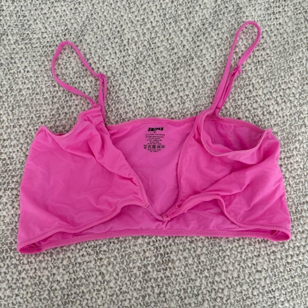 Skims Micro Cording V Crop Top Neon Pink - Picture 2 of 3